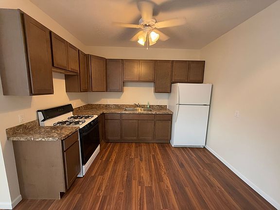 4th image of 101-103 N Main St #105