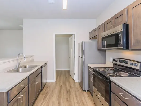Deer Creek Village, 2361 Betty St #C59bedcef, Bellevue, NE 68147