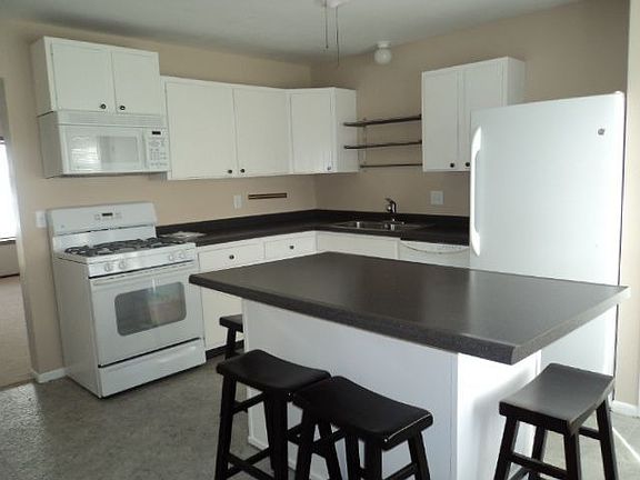 5th image of 128 S Lakewood Gardens Ln