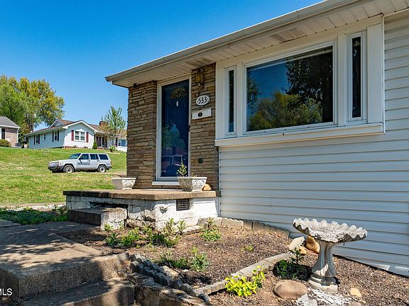 5th image of 533 Bellvue Ave