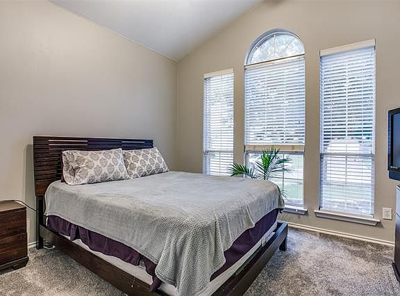 5th image of 2141 Carlotta Dr
