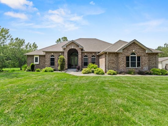 21253 Ashwood Ln, Council Bluffs, IA 51503