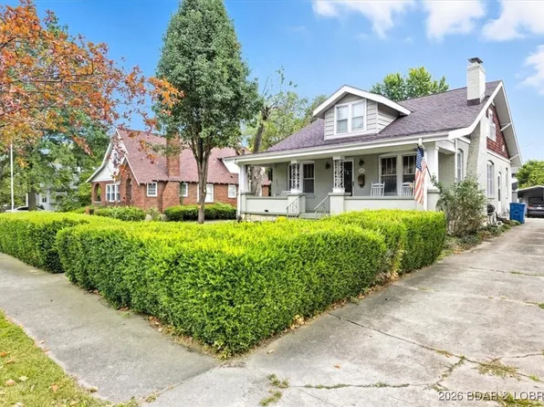 612 E High St, Eldon, MO 65026