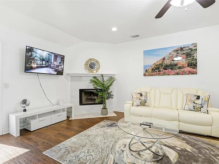 1507 River Hill Dr — Photo 2