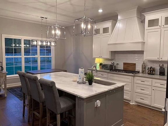 3rd image of 1680 Poteete Dr