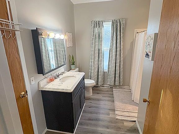 5th image of 505 Williams St