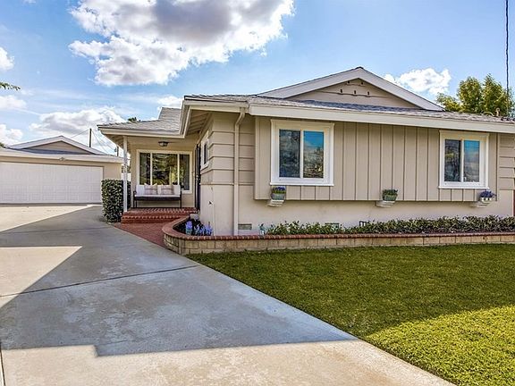 4th image of 10256 Randwick Dr
