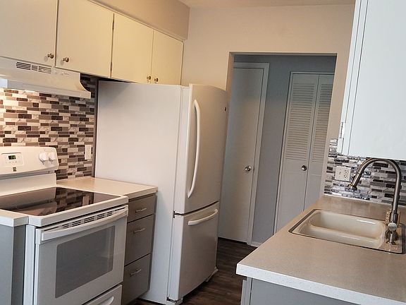 4th image of 471 Tollis Pkwy APT 166D