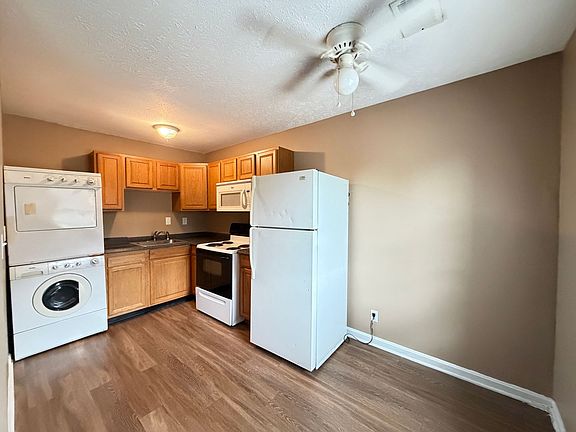 5th image of 2906 Noe Ct #2
