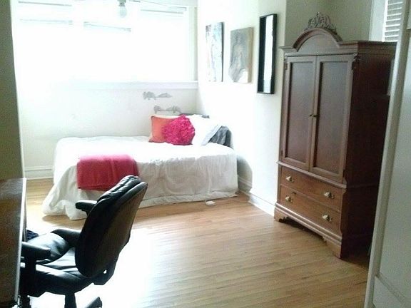 4th image of 1334 W Carmen Ave