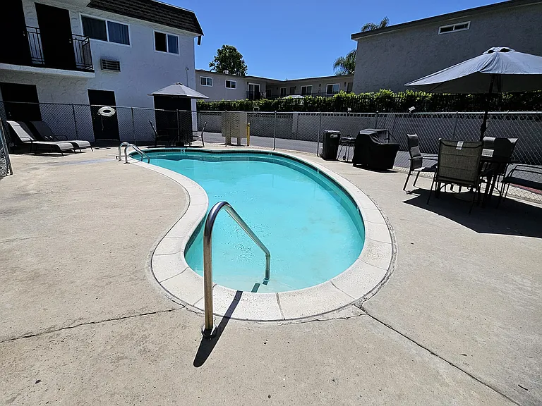 573 Emerald Ave #2 — Photo 3