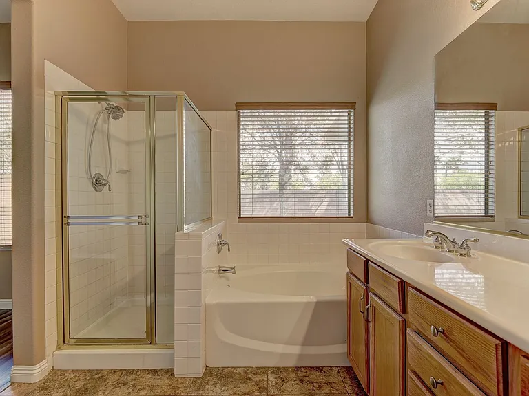 10876 Scamadella St — Photo 12