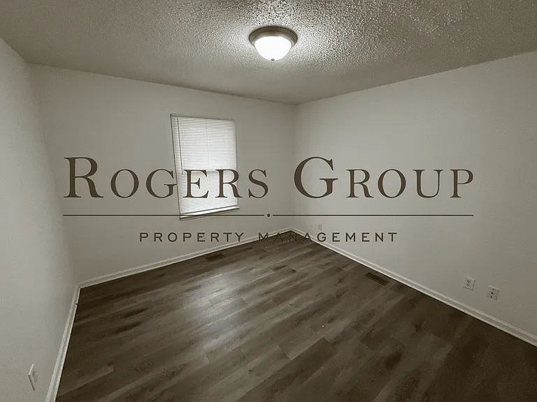432 Ridley St — Photo 8