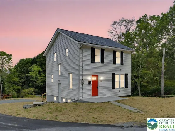 111 Hillside Dr, Barnesville, PA 18214