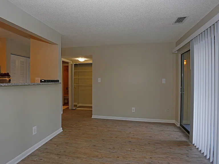 One Bedroom From Entry Pearl A and B