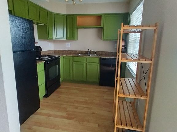 3rd image of 225 E New Hampshire St APT 18