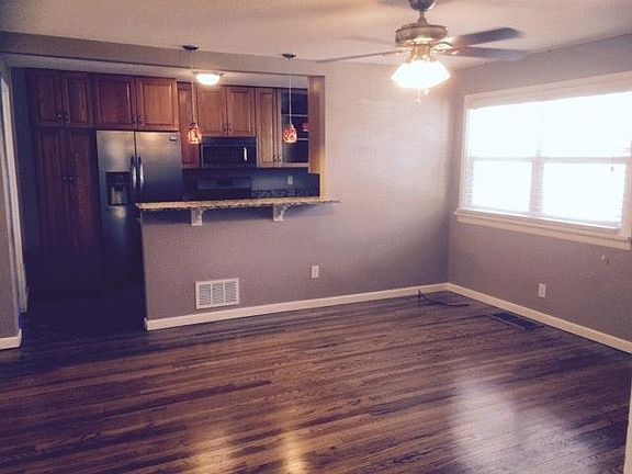 Large living/dining room
