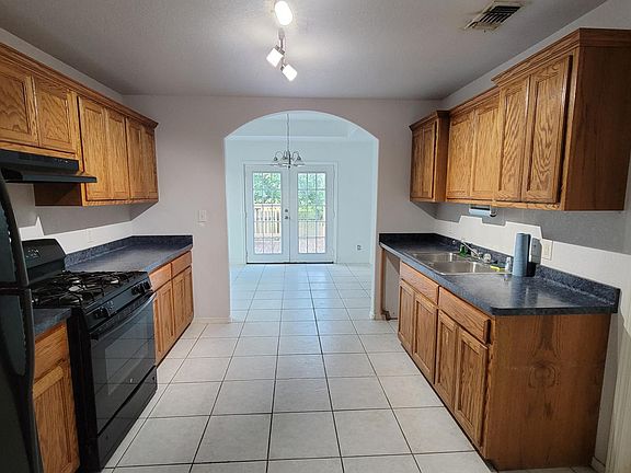 2nd image of 522 Pharis St
