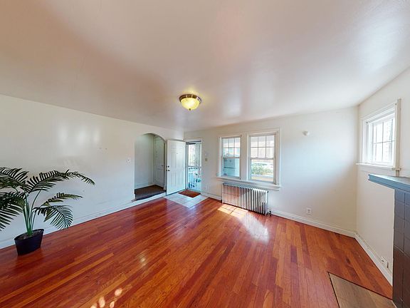 5th image of 3001 Glen Mawr St #3001