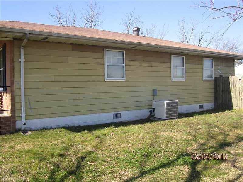 2nd image of 28 Aylwin Cres