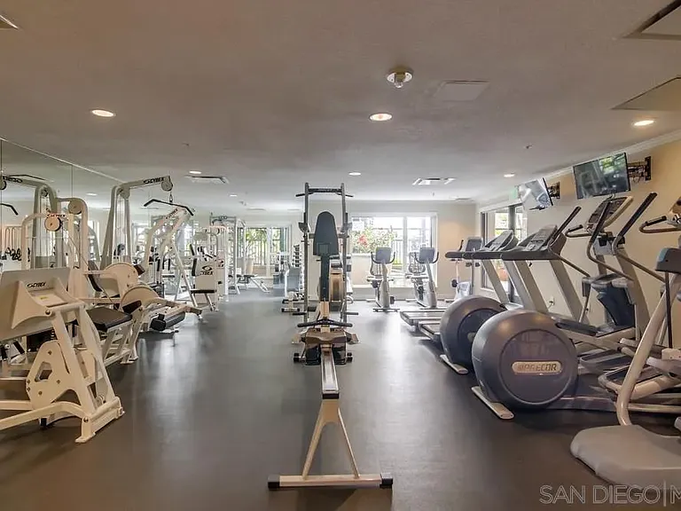 1199 Pacific Hwy #1204 — Photo 31