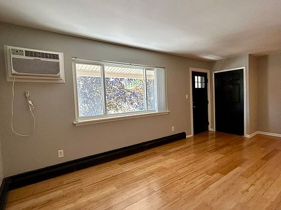 3rd image of 3414 13th St #3418