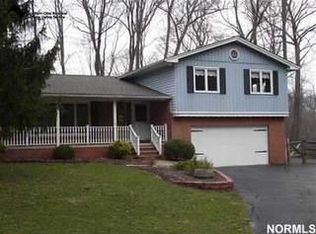 917 Timberline Dr, Akron, OH 44333