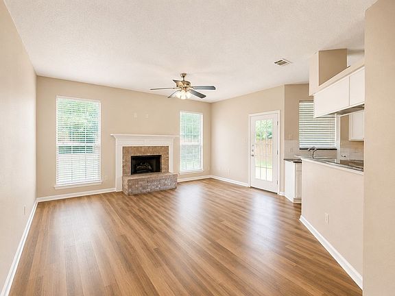 5th image of 2815 Baze Rd