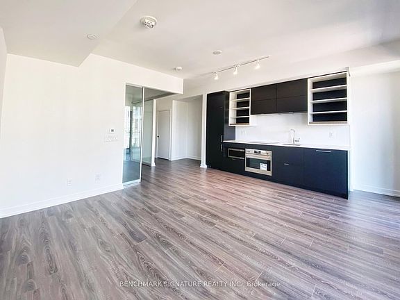 2nd image of 20 Edward St #1722