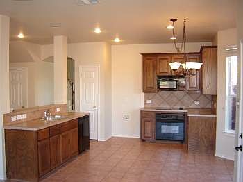 4th image of 5504 Phoenix Dr