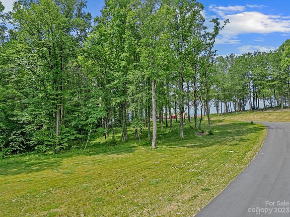 3rd image of 79 Mountain Laurel Ln