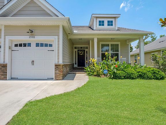 3rd image of 2598 Farragut Way