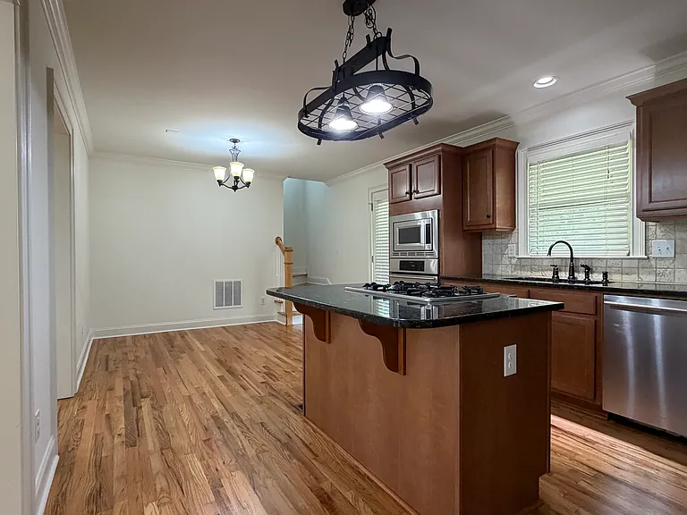 2020 Shillings Rd NW — Photo 10