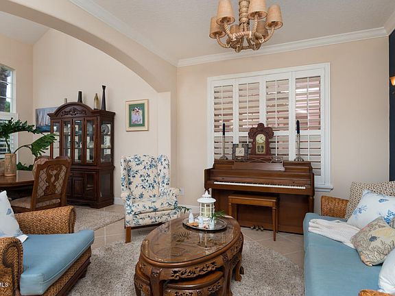 4th image of 1367 Donegal Dr