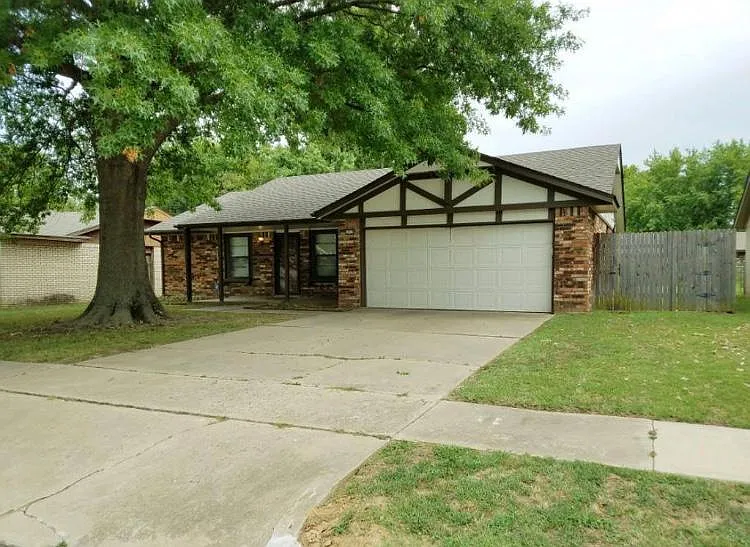 2 bed, 1100 sqft, $1,350 — Photo 3