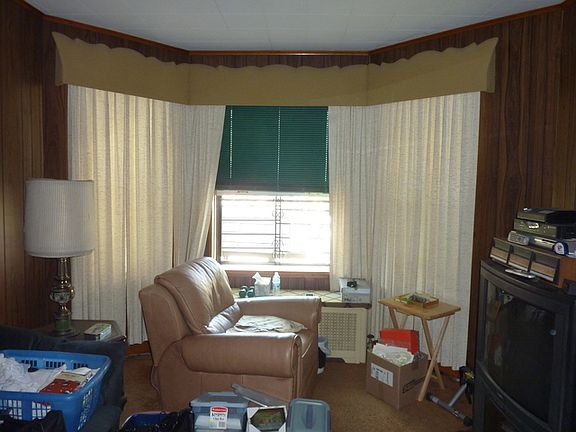 2nd image of 713 N Central Park Ave