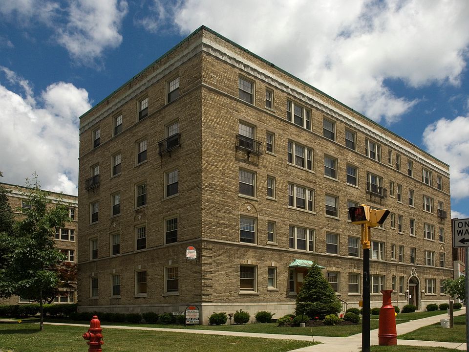 1st image of 171 Linwood Ave APT 2C