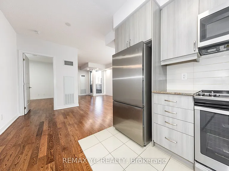 9191 Yonge St #201 — Photo 3