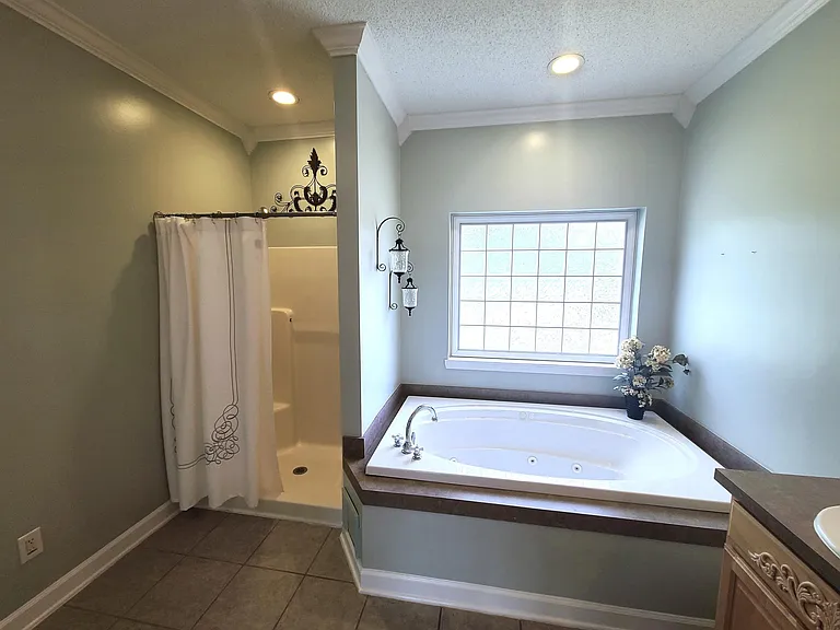 518 Cloverfield Ln — Photo 15