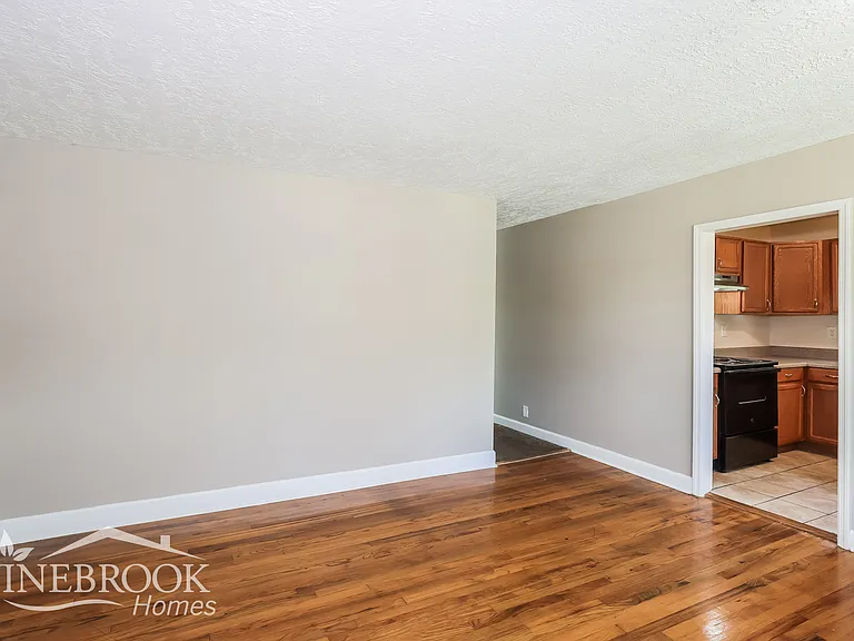 2824 Cornelia Rd — Photo 3