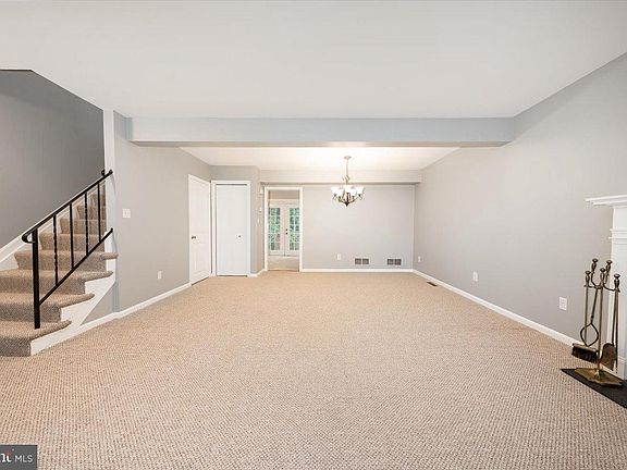 4th image of 5847 Richardson Mews Sq