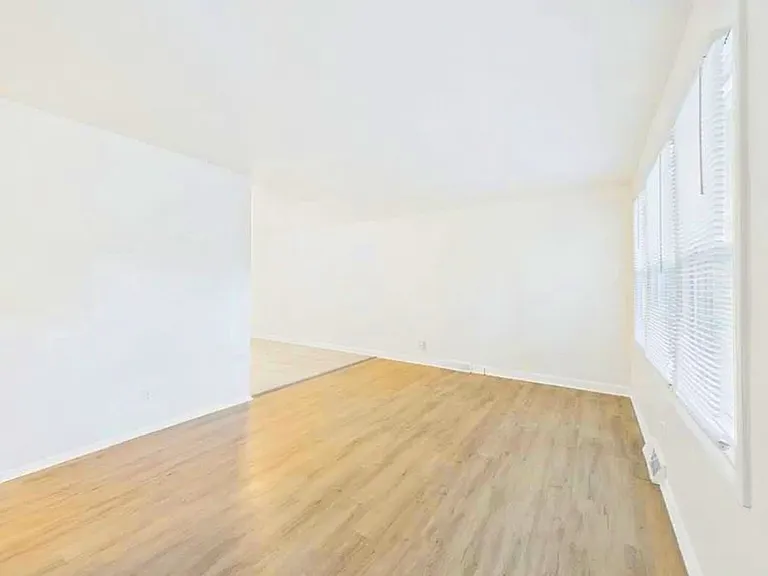 11014 Booth Ave — Photo 2