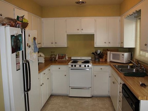 4th image of 4902 Farwell St