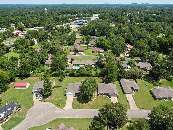 4th image of 591 Briarwood Dr