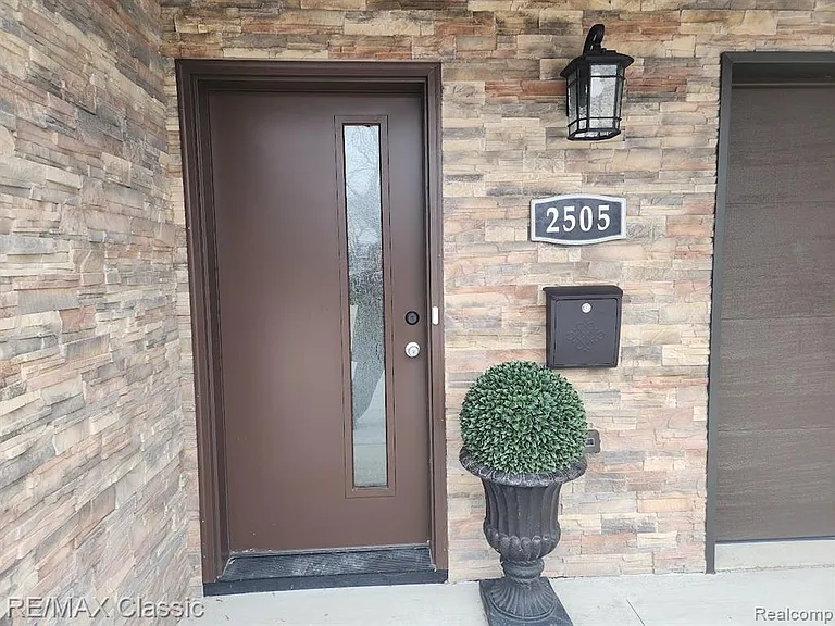 2505 N Campbell Rd #1 — Photo 3
