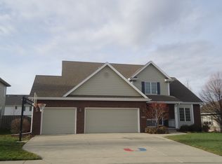4622 Ashwood Dr, Urbandale, IA 50322