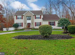28 Silver Lake Dr, Shamong, NJ 08088