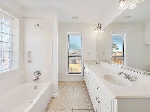 2nd image of 1604 Winfield Ct