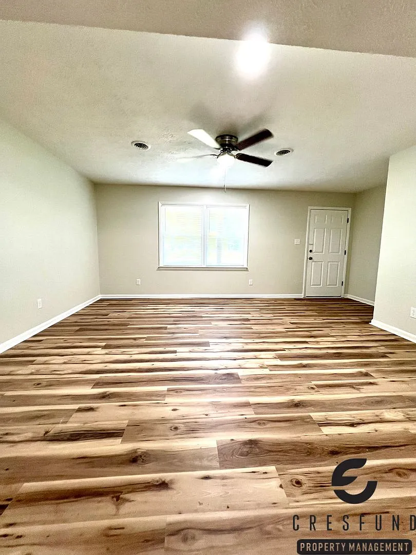 Beautifully Renovated 4-Bedroom Home Move-In Ready! — Photo 2
