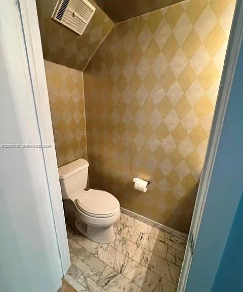 10005 SW 77th Ct — Photo 10